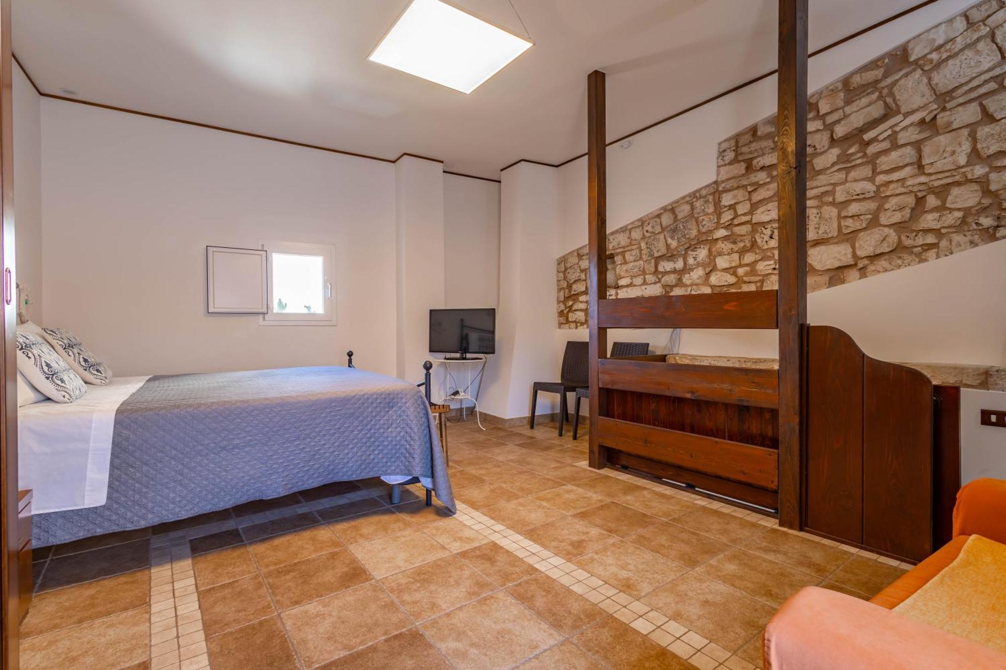 Antiche Mura Apartments "Nel Cuore Della Puglia"Bivani, Cucina, Terrazzo Turi Exterior foto
