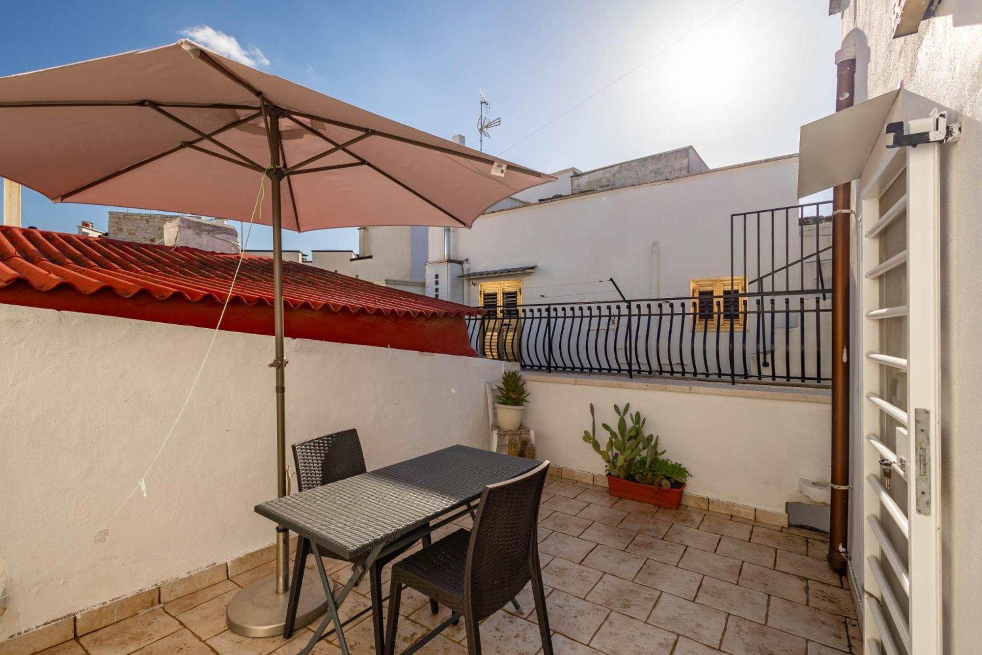 Antiche Mura Apartments "Nel Cuore Della Puglia"Bivani, Cucina, Terrazzo Turi Exterior foto