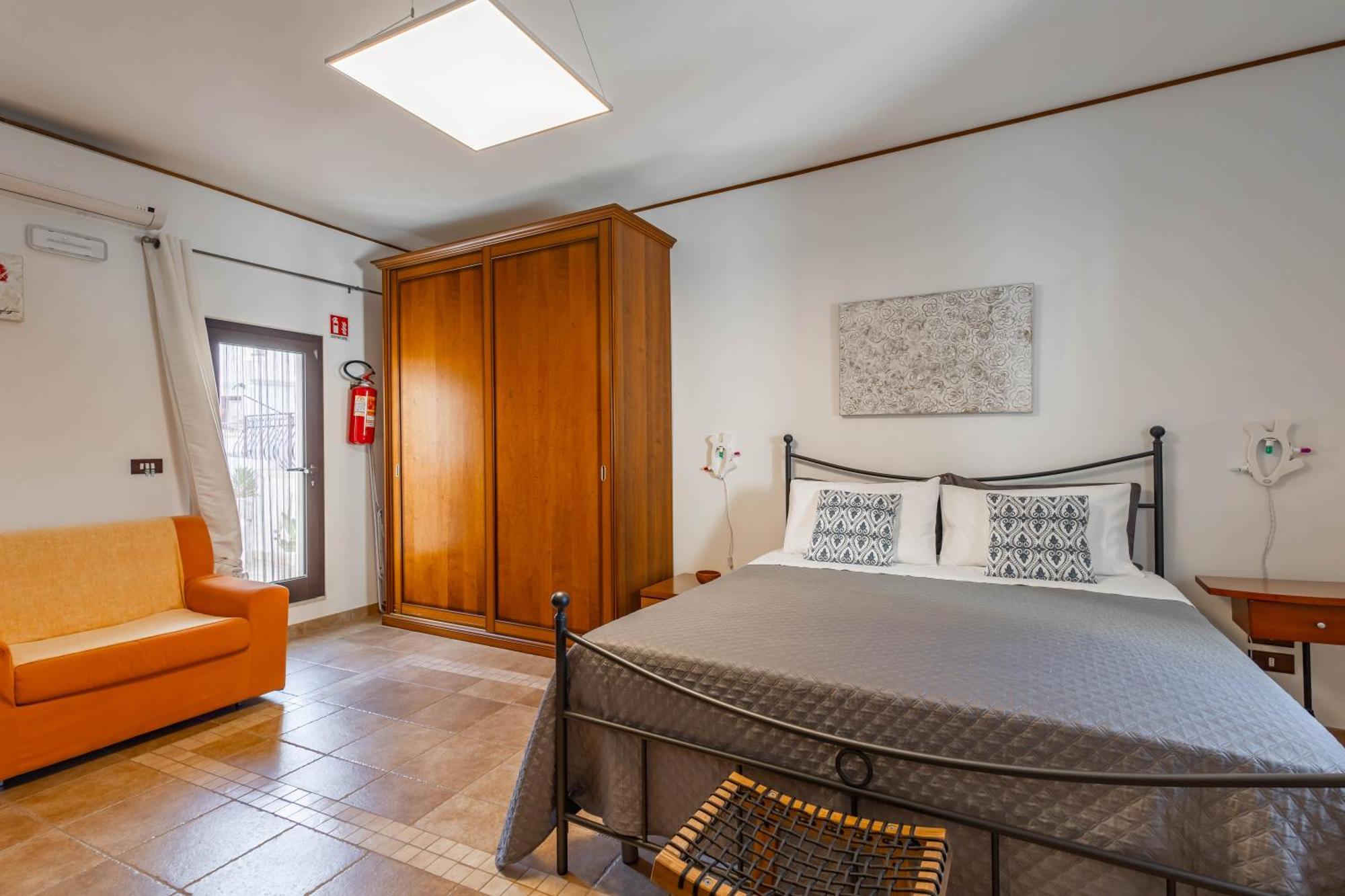 Antiche Mura Apartments "Nel Cuore Della Puglia"Bivani, Cucina, Terrazzo Turi Exterior foto